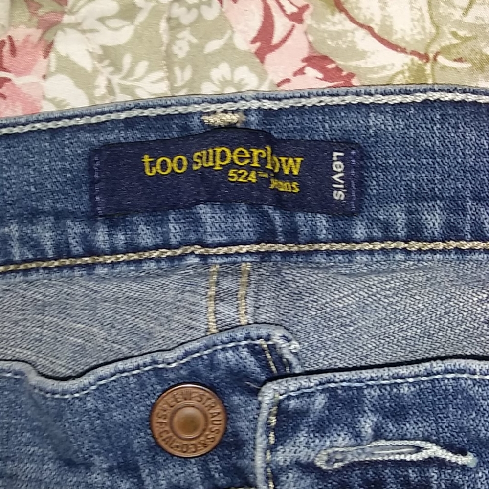 Levi's - Picture 2 of 4